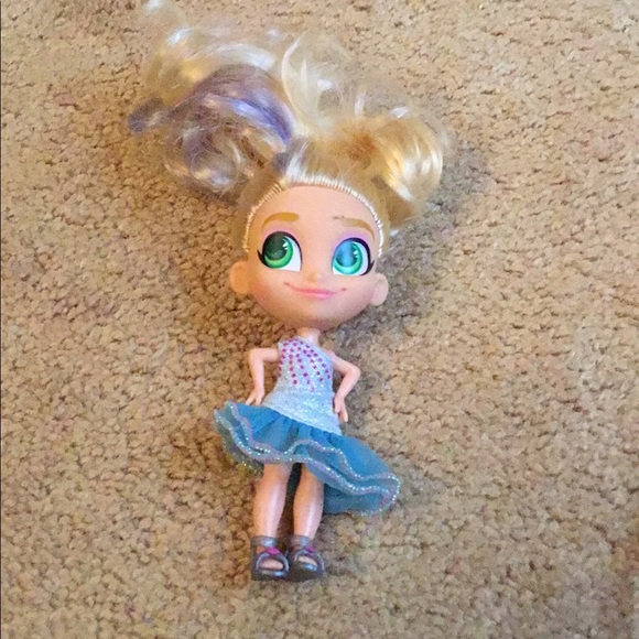 Bella of the Ball Hairdorable - Picture 1 of 3